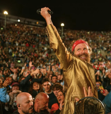La primavera di Jovanotti al PalaJova 2025 Jovanotti durante il PalaJova 2025 a Verona
