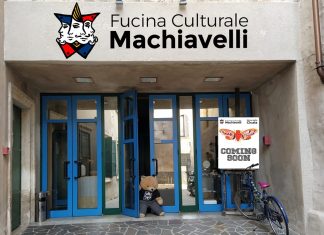 Danza, grande attesa per “JUST KEEP WAITING” L'ingresso del Teatro Fucina Macchiavelli a Verona.