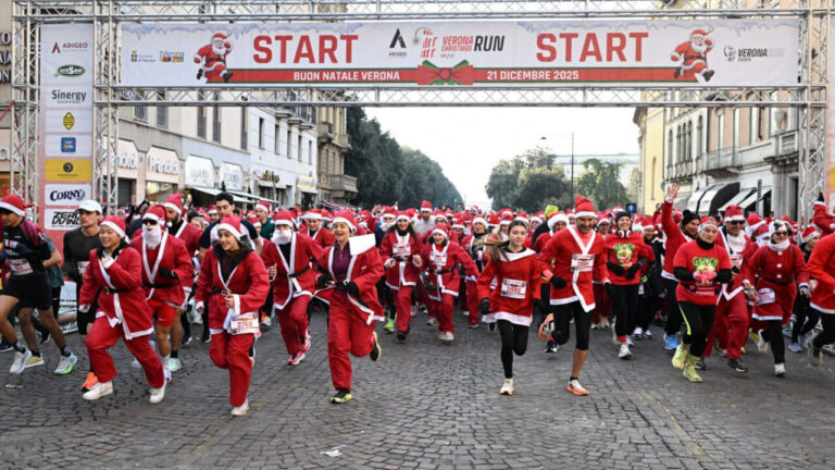 Verona corre vestita di rosso per la solidarietà