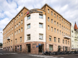 Fare banca oggi: tra tecnologia, valori e territorio. La testimonianza di Gianmarco Lincetti La sede di Sparkasse di Bolzano.