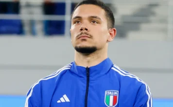 Elia Caprile: «Ho sempre sognato la Nazionale» Elia Caprile con la maglia della Nazionale di calcio italiana.