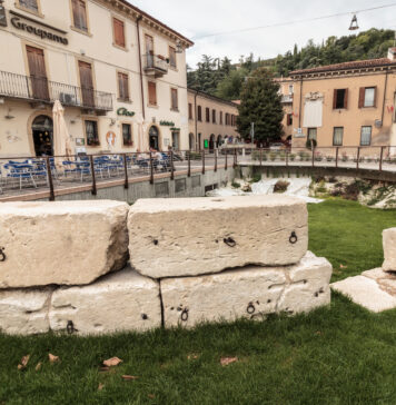 Grezzana, la necropoli romana dimenticata in piazza Carlo Ederle