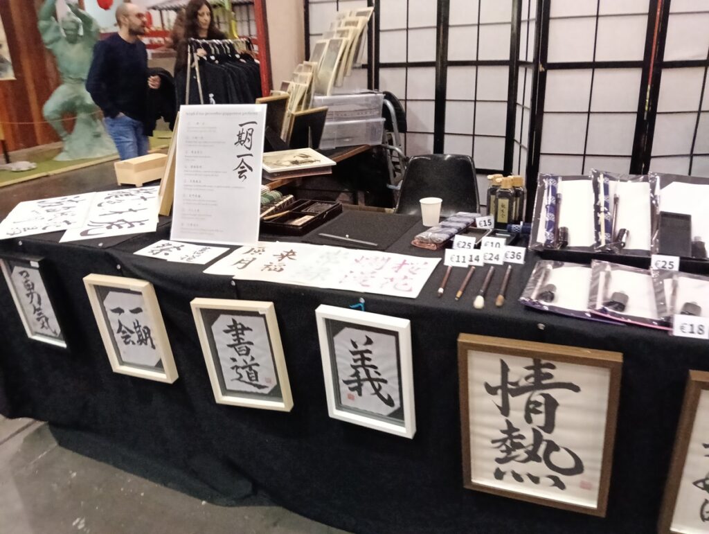 stand di scrittura giapponese