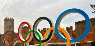 Che bella Verona vestita con i cinque Cerchi Olimpici