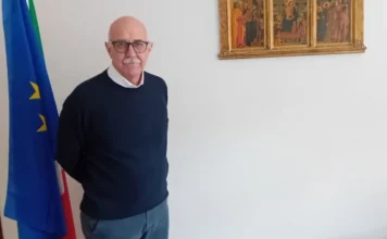 Stefano Quaglia: «I classici ci insegnano a capire il mondo» Stefano Quaglia, ex Provveditore agli Studi di Verona, insignito dell’onorificenza al Merito della Repubblica.