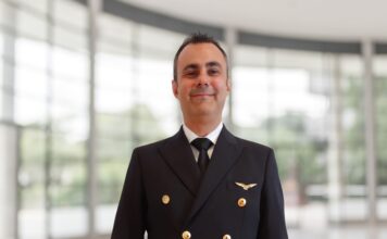 Responsabilità e sacrificio: la realtà del lavoro di pilota di linea Stafano Sperandeo, pilota di linea.