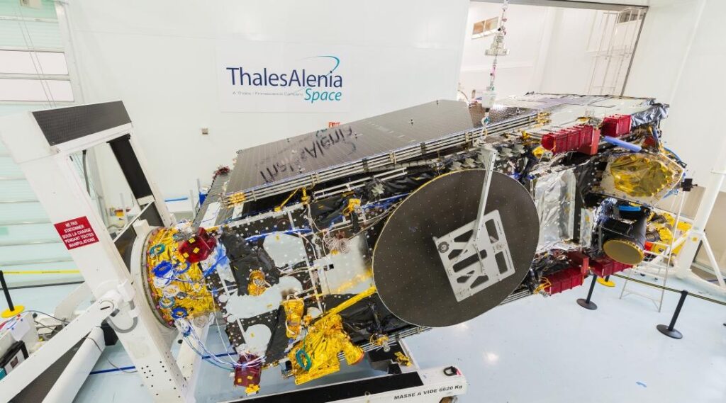 Satellite in costruzione. Immagine presa dal dito Start megazine.